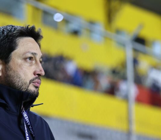 adaptacao-a-altitude-refletira-no-desempenho-da-selecao,-diz-elias