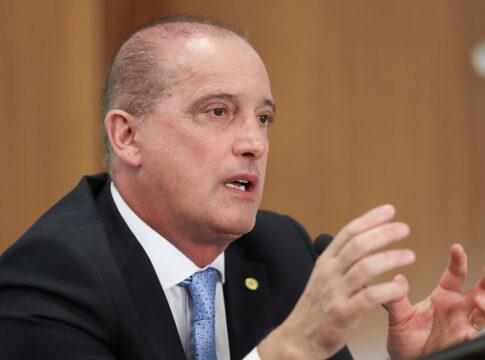 farra-do-inss:-doador-de-onyx-recebeu-r$-18-mi-de-associacao suspeita