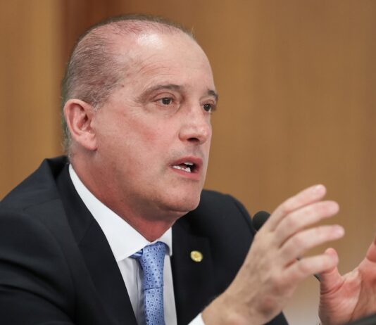 farra-do-inss:-doador-de-onyx-recebeu-r$-18-mi-de-associacao suspeita