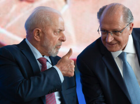 tarifaco:-lula-mira-2026-ao-escalar-alckmin-para-buscar-empresarios