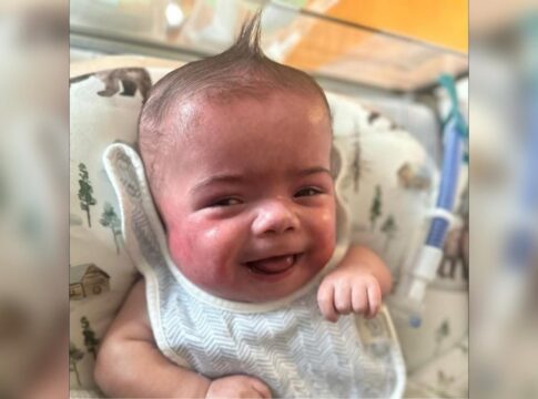 apos-400-dias-internado,-bebe-que-nasceu-com-apenas-450g-vai-para-casa