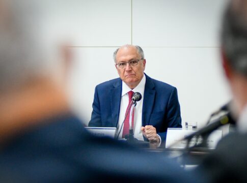 alckmin-sai-de-reuniao-com-agro-dizendo-que-nao-pedira-prazo-aos-eua