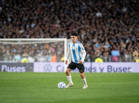 botafogo-acerta-venda-de-almada-para-o-atletico-de-madrid.-veja-valor