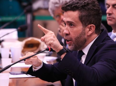 janones-e-suspenso-por-tres-meses-em-conselho-de-etica-da-camara