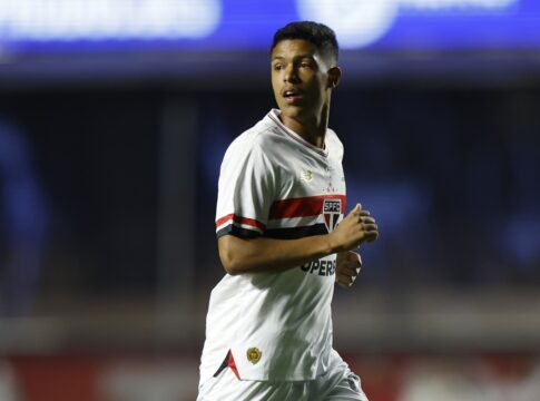sao-paulo:-ryan-francisco-sofre-lesao-no-joelho-e-passara-por-cirurgia