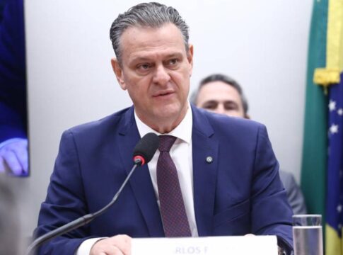 favaro-defende-solucao-rapida-as-taxas-dos-eua:-“extrema-importancia”