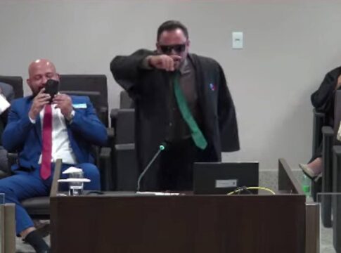 advogado-que-representa-a-si-mesmo-recita-poesia-e-joga-capoeira-no-tjgo