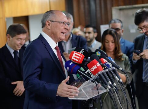 governo-tenta-abrir-dialogo-com-os-eua,-apos-ouvir-empresarios-e-agro