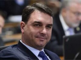 pl-aciona-flavio-bolsonaro-para-acalmar-eduardo-na-briga-com-tarcisio