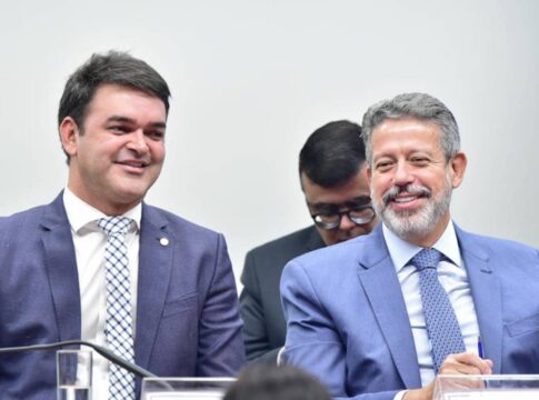 camara:-comissao-aprova-isencao-do-ir-para-quem-ganha-ate-r$-5-mil