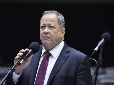 moraes-diz-que-chiquinho-descumpriu-cautelar-e-advogado-justifica:-“perda-de-sinal”