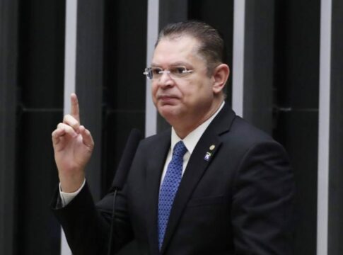 lider-do-pl-reage-a-decisao-de-moraes-que-manteve-decreto-do-iof