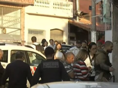 jovem-e-executado-a-tiros-em-frente-a-lava-rapido-na-zona-sul-de-sp