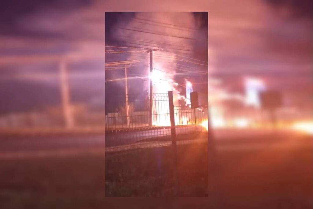 video:-explosao-em-poste-de-energia-assusta-moradores-na-asa-norte