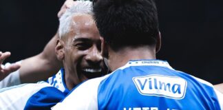 pela-lideranca,-cruzeiro-busca-quebrar-tabu-contra-o-flu-no-maracana