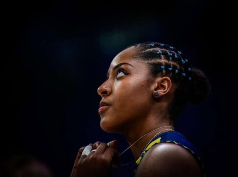 volei:-ana-cristina-passa-por-cirurgia-e-esta-fora-do-mundial-e-da-vnl