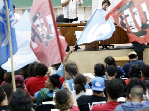 soberania-digital-do-brasil-requer-autonomia-tecnologica,-diz-deputado