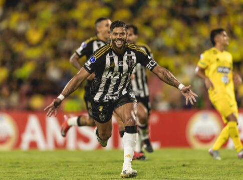 com-gol-de-hulk,-atletico-mg-abre-vantagem-em-playoffs-da-sula