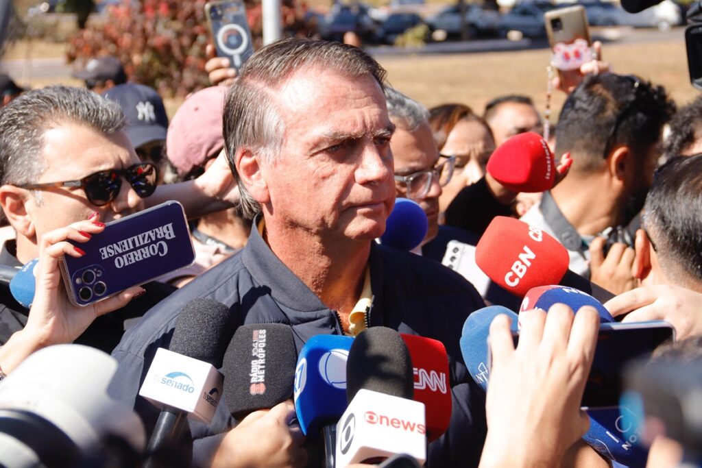 veja-jair-bolsonaro-com-a-tornozeleira-eletronica.-video
