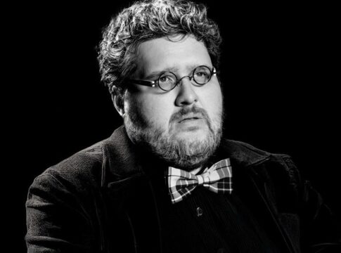 felipe-hintze-celebra-papel-de-jo-no-teatro:-“responsabilidade-imensa”