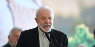 lula-ignora-bolsonaro-apos-operacao-da-pf,-mas-fala-em-candidatura