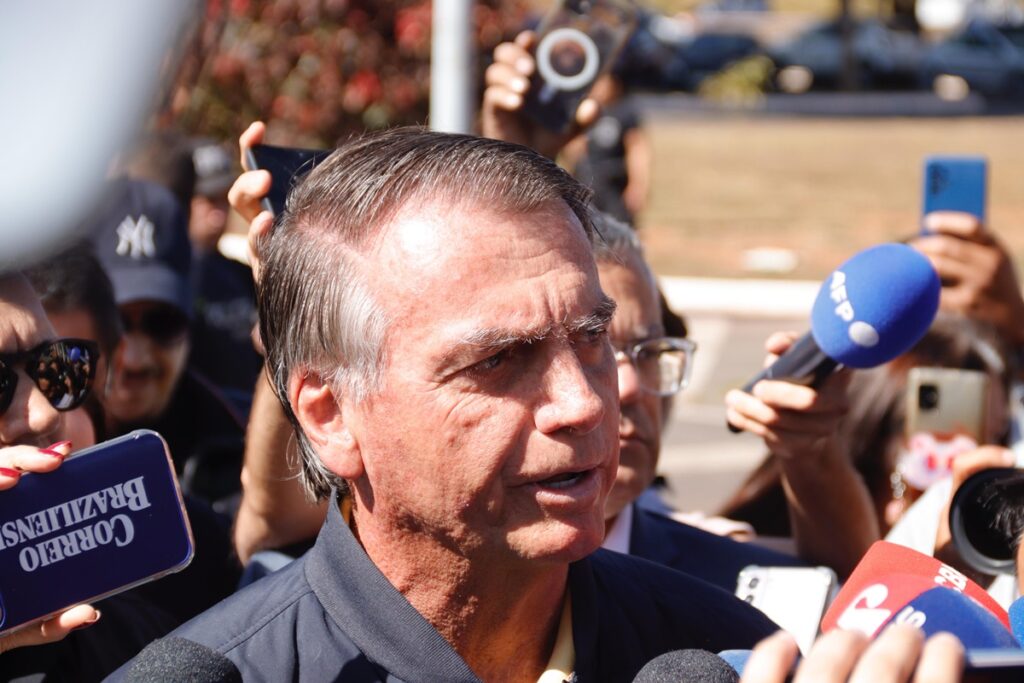 “comemoracao”:-ala-do-pt-convoca-ato-em-condominio-de-bolsonaro