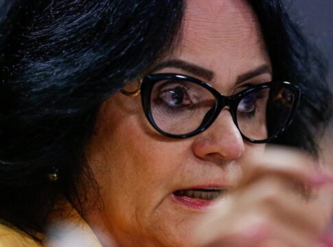 damares-detalha-como-foi-operacao-da-pf-na-casa-de-jair-bolsonaro