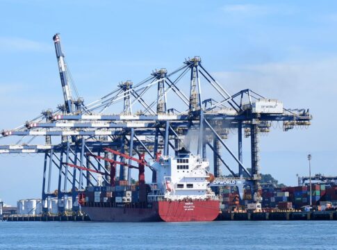 porto-de-santos-vive-corrida-de-exportadores-antes-de-tarifas-dos-eua