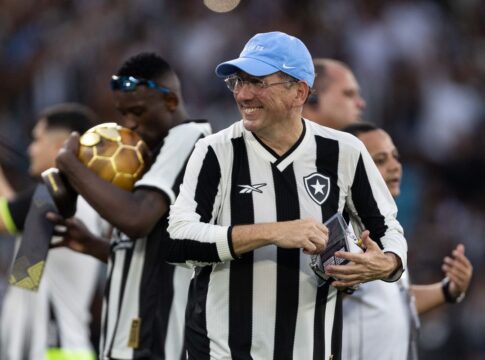 donos-do-lyon-querem-tirar-john-textor-do-comando-do-botafogo