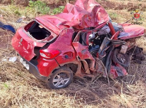colisao-frontal-entre-carros-na-br-251-deixa-homem-em-estado-grave