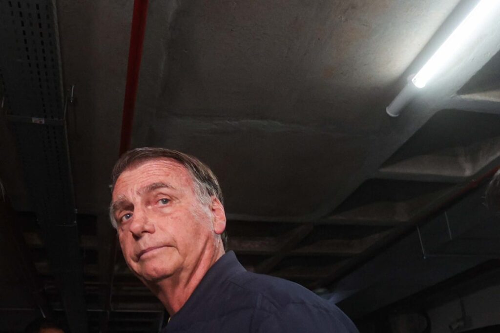 manifestantes-brigam-na-sede-do-pl-apos-saida-de-bolsonaro.-video