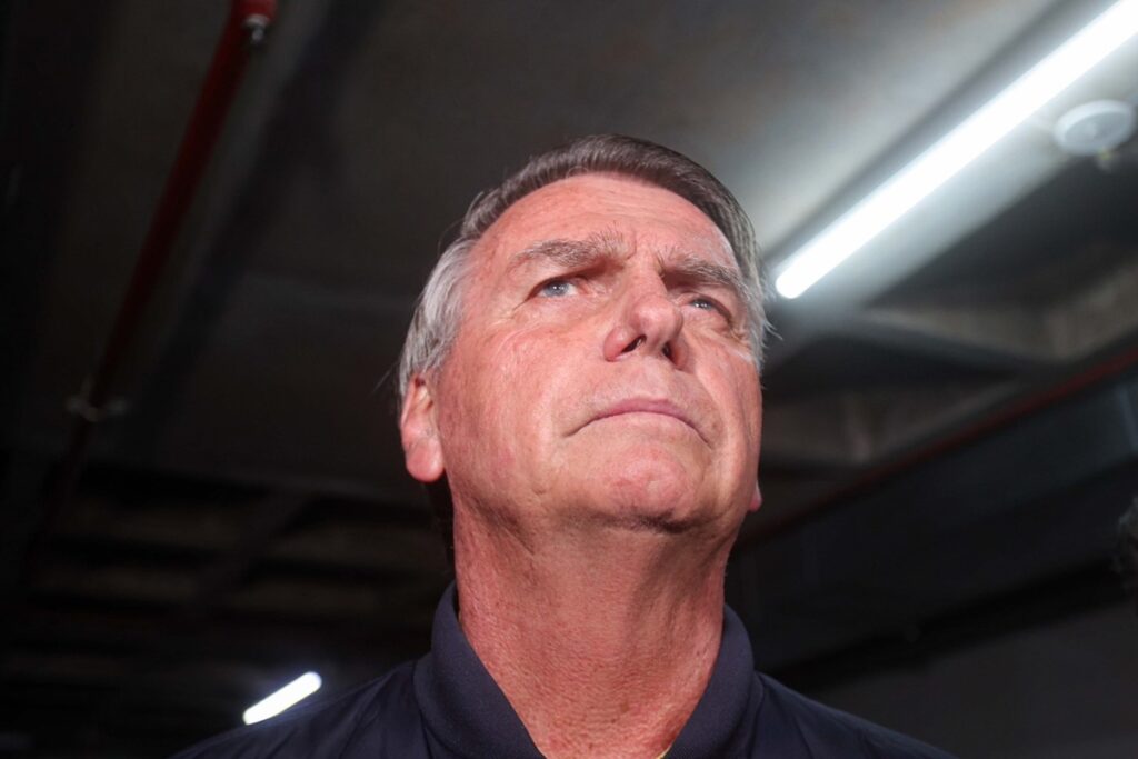bolsonaro:-“pode-contratar-o-ruy-barbosa,-mas-ninguem-ganha-do-moraes”