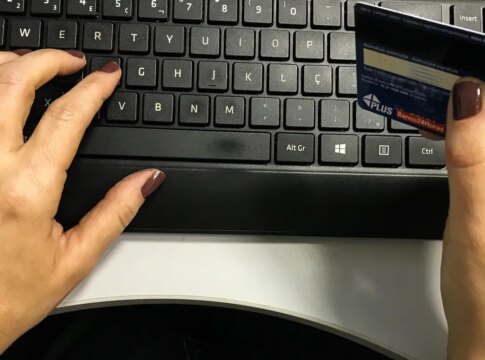 associacao-pede-inclusao-de-sites-dos-eua-em-lista-de-pirataria