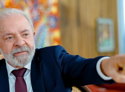 lula-manifesta-solidariedade-a-ministros-do-stf-apos-sancoes-dos-eua