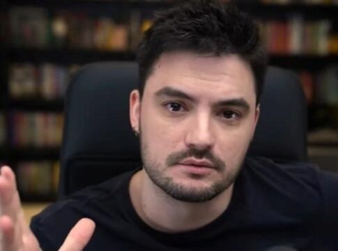 felipe-neto-reage-a-carlos-bolsonaro-apos-operacao-da-pf