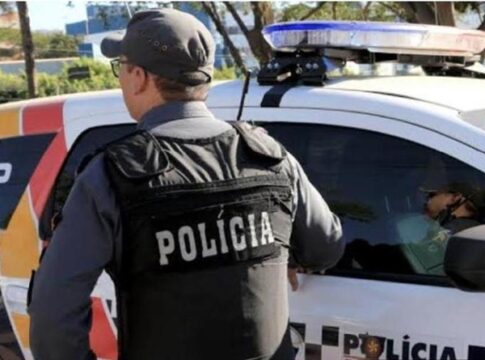 motociclista-morre-apos-perder-chinelo-e-bater-em-carro-no-mato-grosso