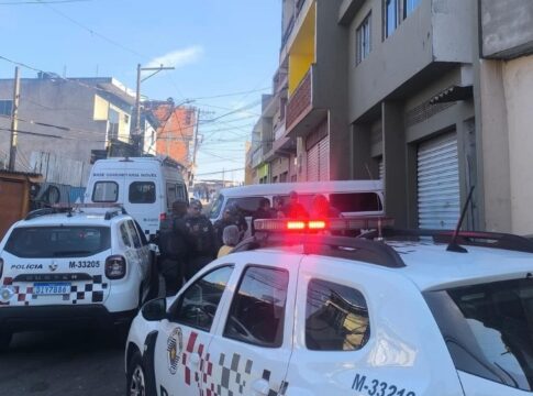 crianca-de-12-anos-e-encontrada-morta-dentro-de-casa-na-grande-sp
