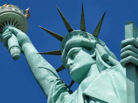 a-estatua-da-liberdade-esta-envergonhada-(por-gustavo-krause)