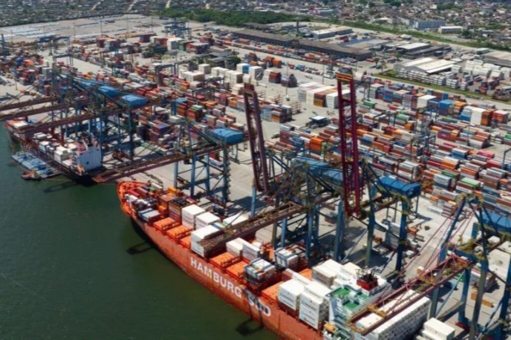 exportacoes-disparam-no-porto-de-santos-antes-do-tarifaco-de-trump
