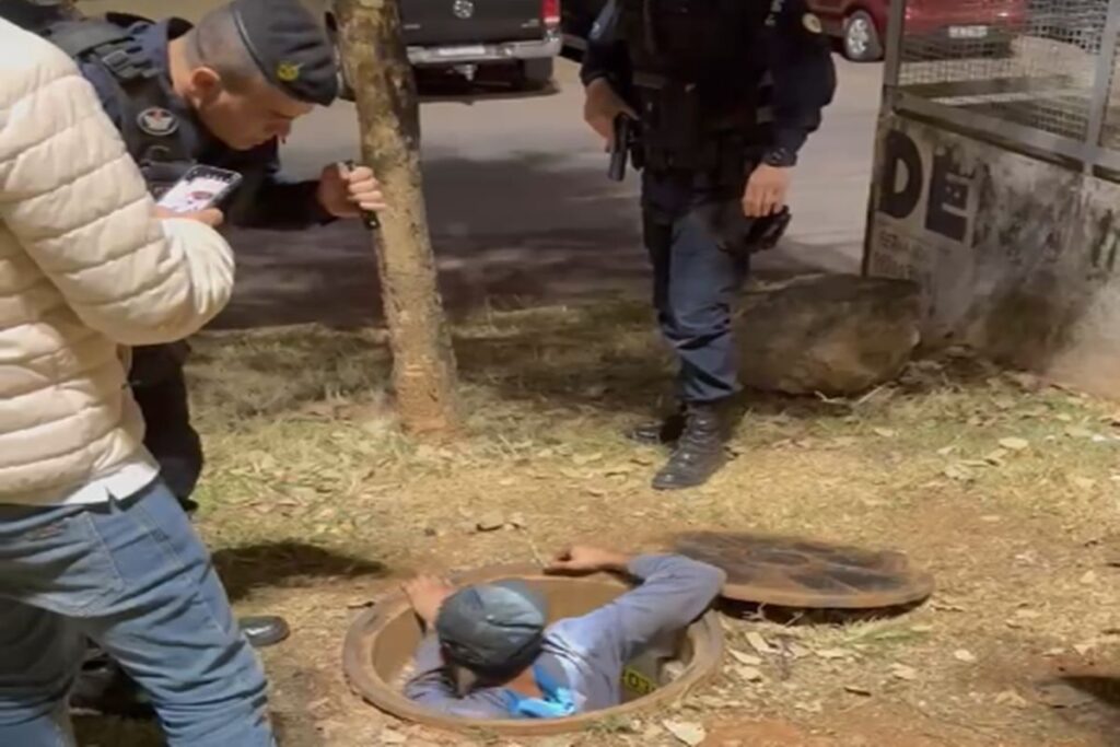 video:-homem-e-detido-dentro-de-buraco-furtando-cabos-em-aguas-claras