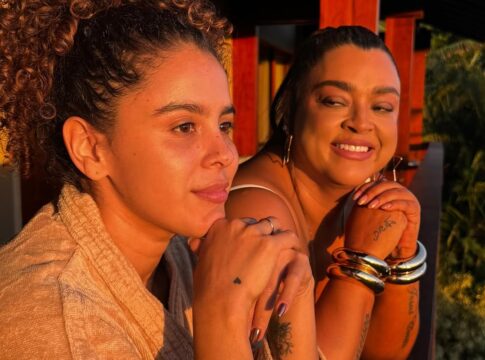 video:-soraya-rocha,-amiga-de-preta-gil,-emociona web-com homenagem