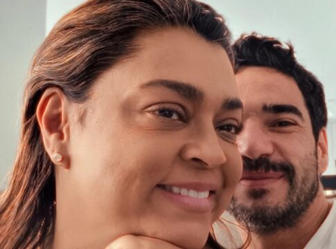 ex-de-preta-gil,-caio-blat-emociona-ao-se-despedir-da-cantora