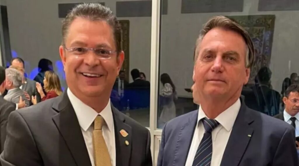 sostenes-recebe-bancada-no-aeroporto-e-convoca-coletiva-com-bolsonaro
