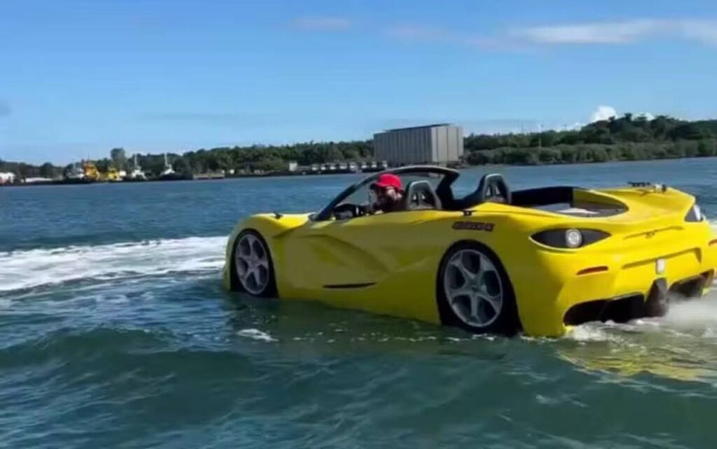 “carro-de-luxo-aquatico”-viraliza-nas-redes-sociais.-veja-o-video
