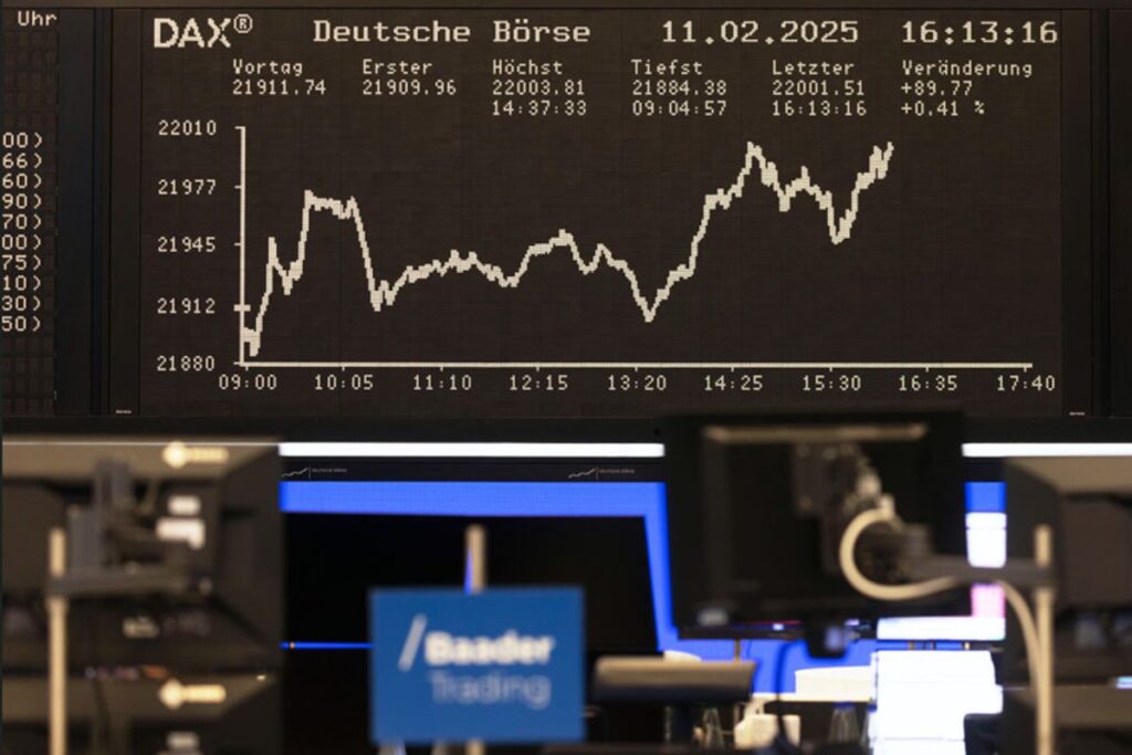 a-espera-de-acordo-ue-eua,-maioria-das-bolsas-da-europa-fecha-em-alta