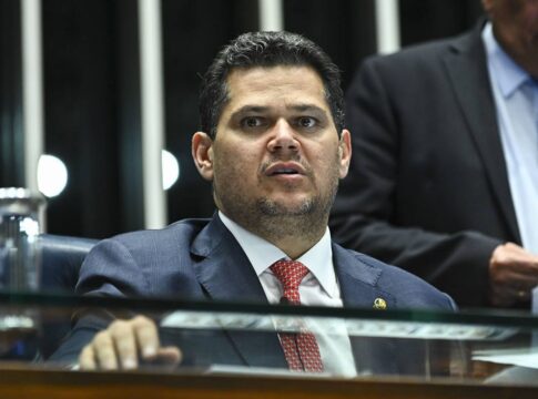 alcolumbre-prorroga-vigencia-de-mp-com-alternativas-ao-iof
