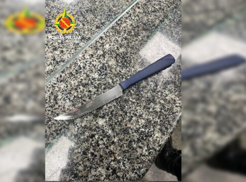mulher-usa-faca-de-serra-para-atacar-companheiro-apos-briga-em-bar