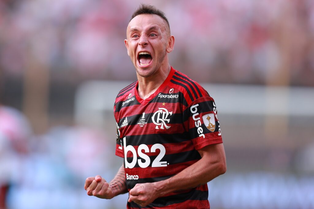 rafinha-oficializa-aposentadoria-do-futebol-apos-22-anos-como-jogador