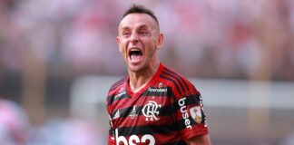 rafinha-oficializa-aposentadoria-do-futebol-apos-22-anos-como-jogador