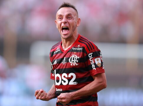 rafinha-oficializa-aposentadoria-do-futebol-apos-22-anos-como-jogador